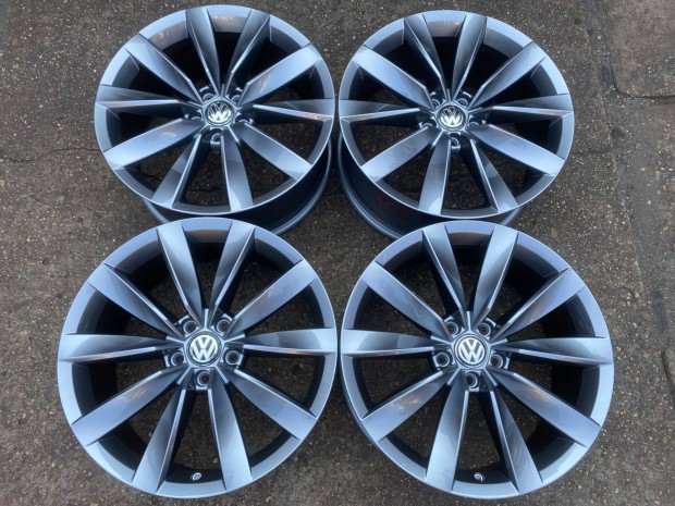 4db gyri 19 VW Arteon [Chennai] alufelni. (4083)